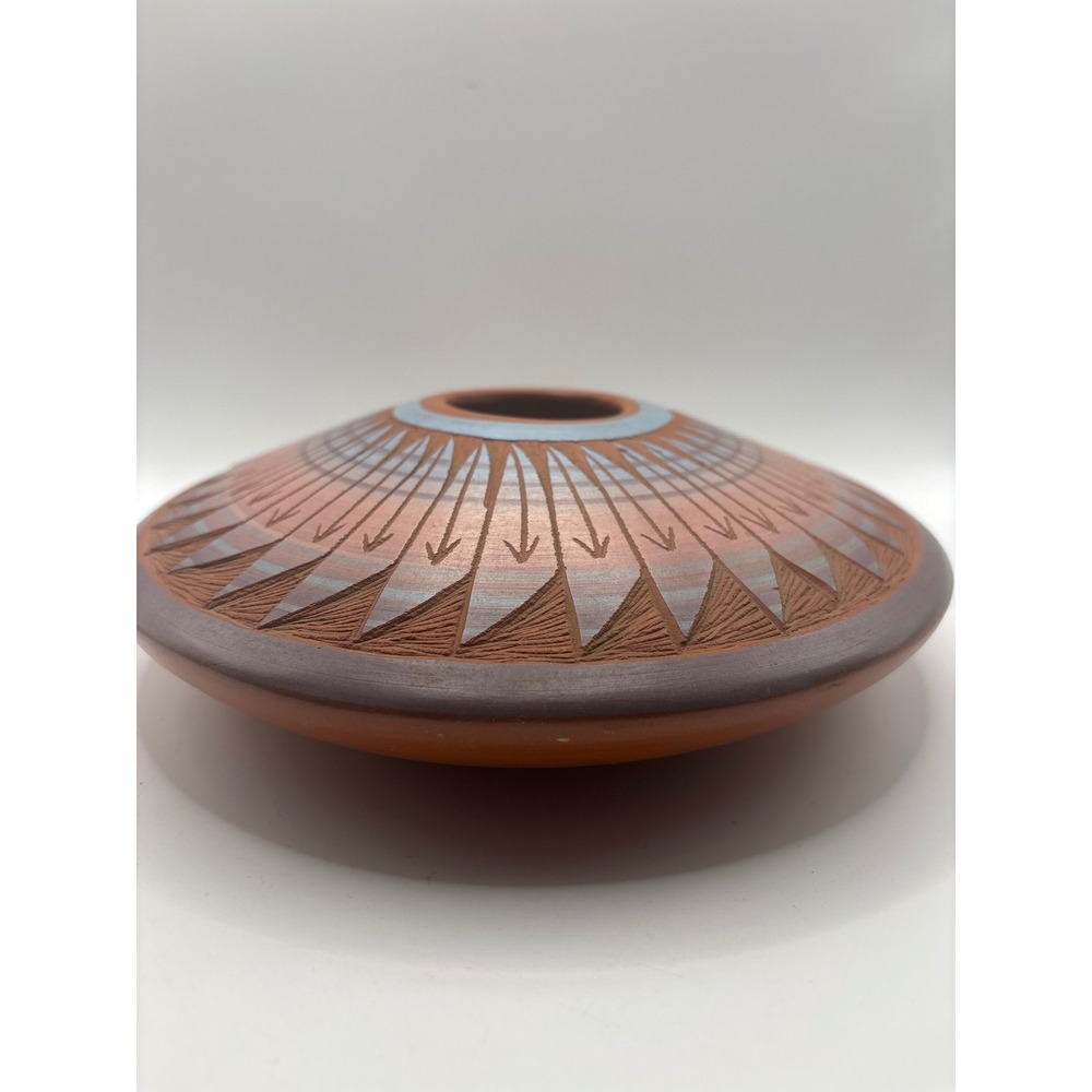 T Phillips Navajo Seed Pot Native American Etched Red Clay Pottery Signed - Picture 3 of 10